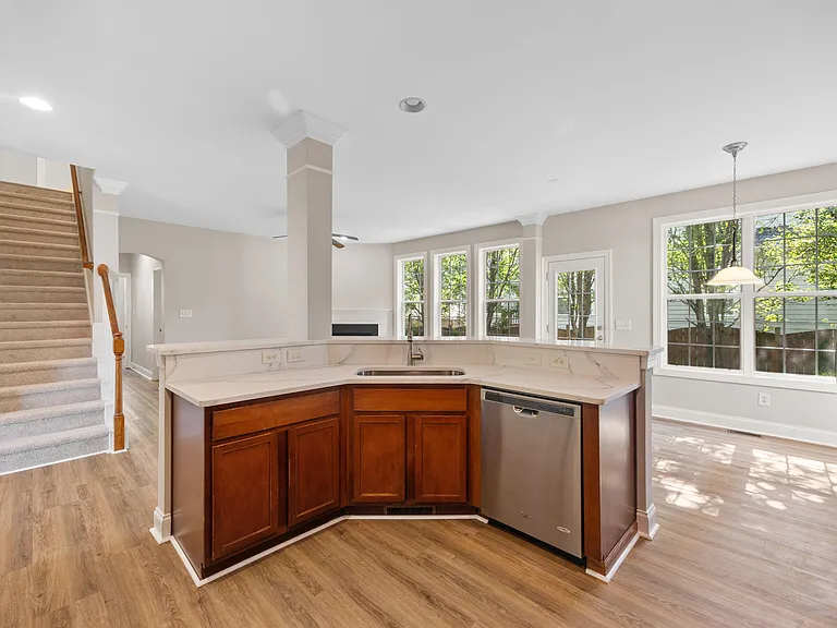 120 Hatchet Creek Ct — Photo 11