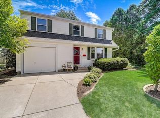 461 Caromar Dr, Madison, WI 53711