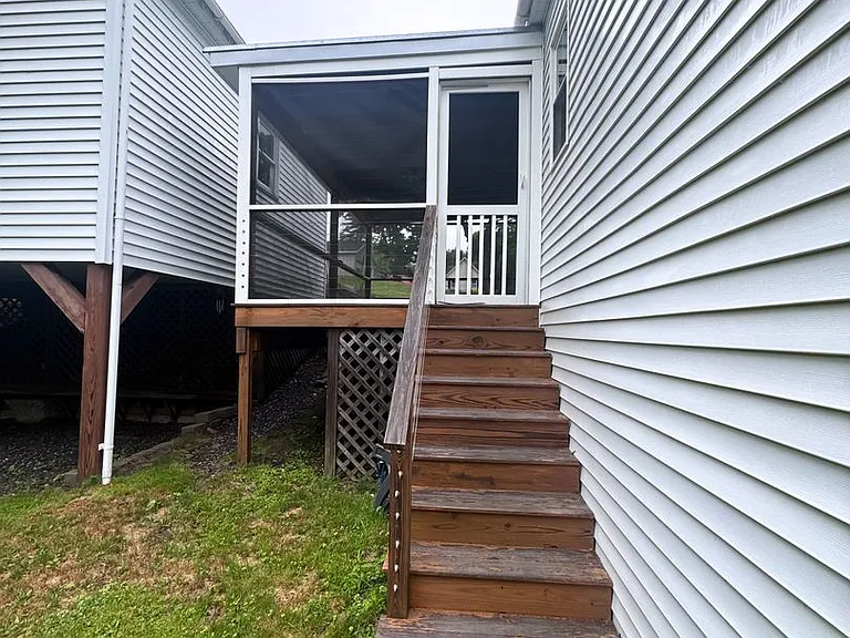 371 Middle St — Photo 2
