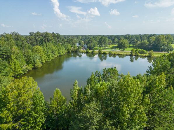 S Montgomery St, Starkville, MS 39759