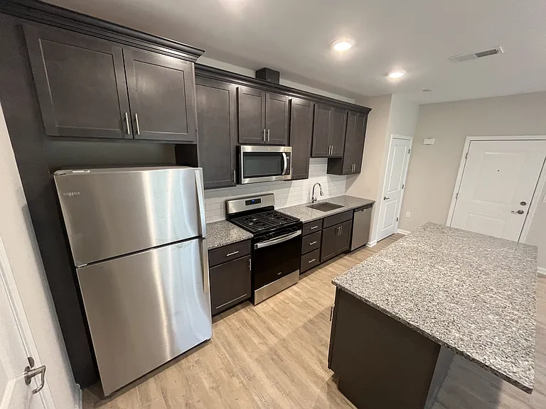 100 Tower Ridge Circleapartment #122 — Photo 4