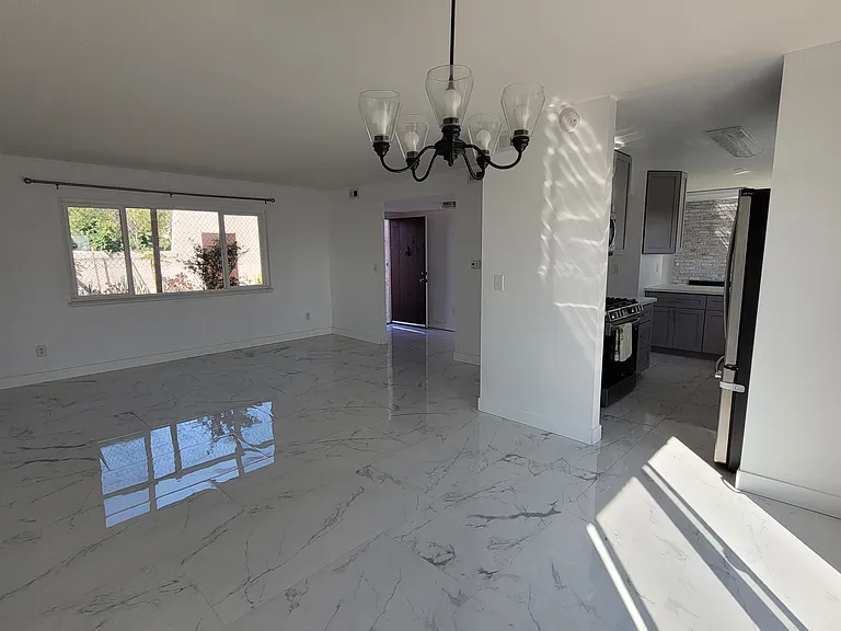 6719 Fisk Ave — Photo 3