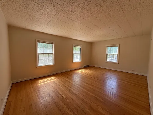 208 South Chestnut Avenue, 208 S Chestnut Ave APT 4, Green Bay, WI 54303