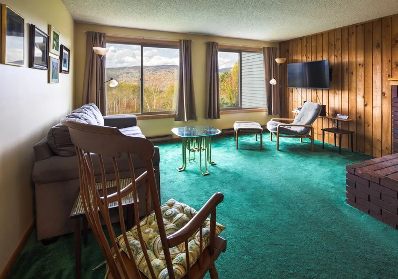 2+ Bed 2 Bath Furnished Winter Seasonal 6mo Rental Available Nov 1! - $1750/mo — Photo 3