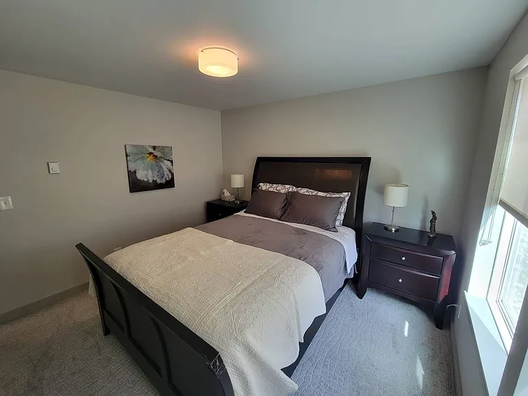 1922 Franklin Ave E #2E — Photo 3