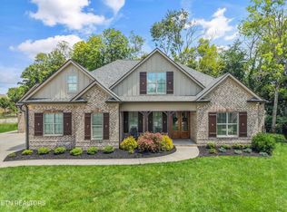 7703 Madgewood Ln, Knoxville, TN 37909