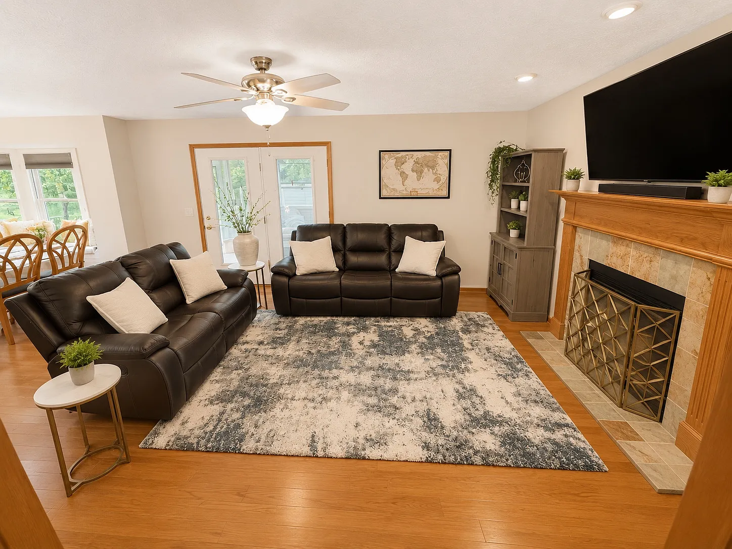 4 bed, 3.5 bath, 2585 sqft, $3,500 — Photo 4