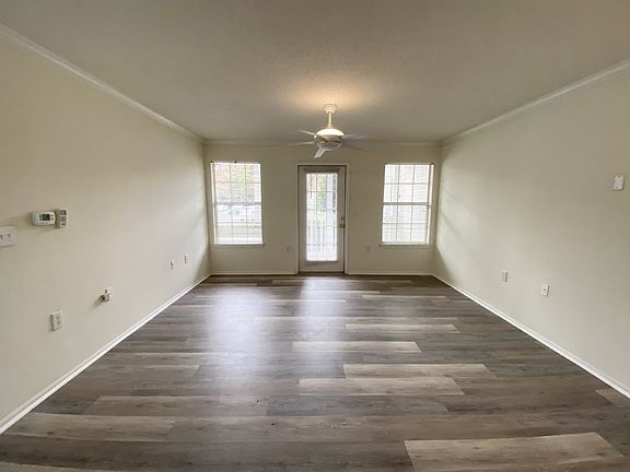 2nd image of 50 Pebble Beach Cv APT B113