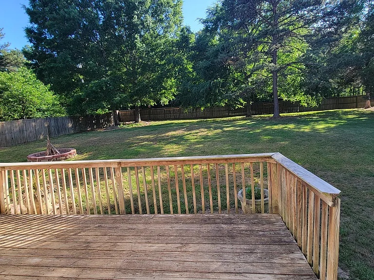 6107 Colchester Ln — Photo 24