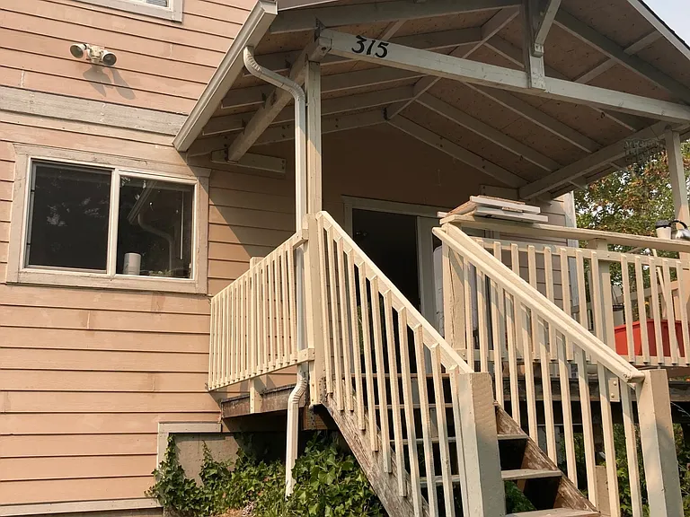 315 Whatcom St — Photo 4