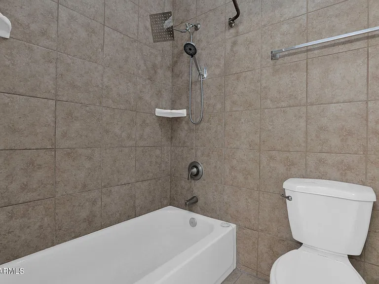 5820 S 26th Pl — Photo 16