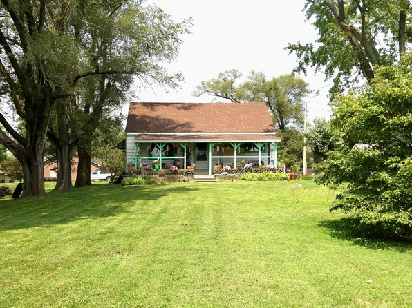 5820 E 25th St, Columbus, IN 47203