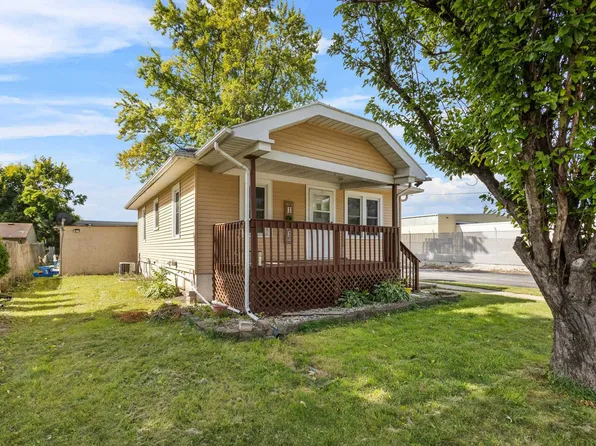 1027 Lake St, Green Bay, WI 54303