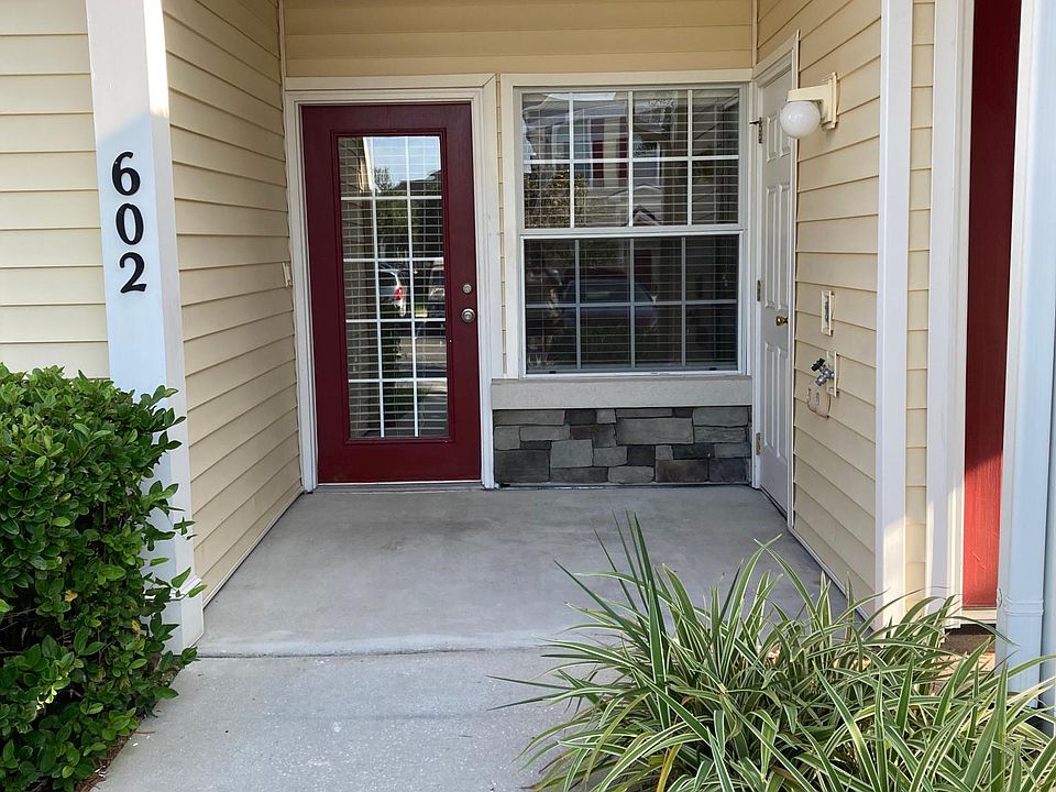 Porch / entrance