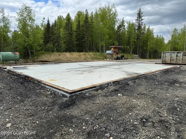 12901 N Barrington Loop, Willow, AK 99688
