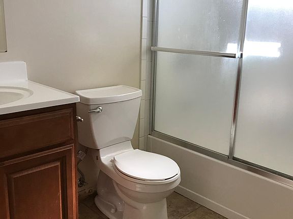 5th image of 224 Washington St APT 5