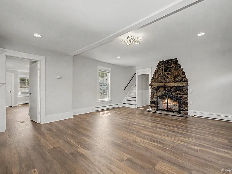 480 King St — Photo 6