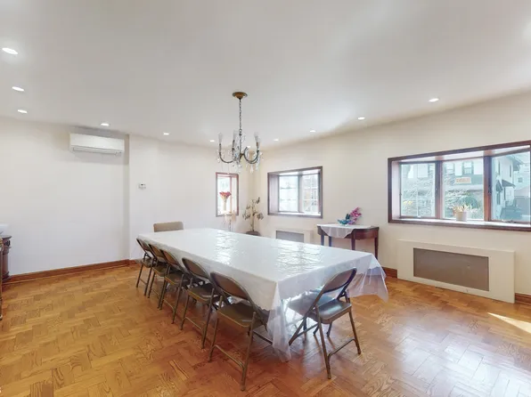 3851 Laurel Avenue image 14 of 23