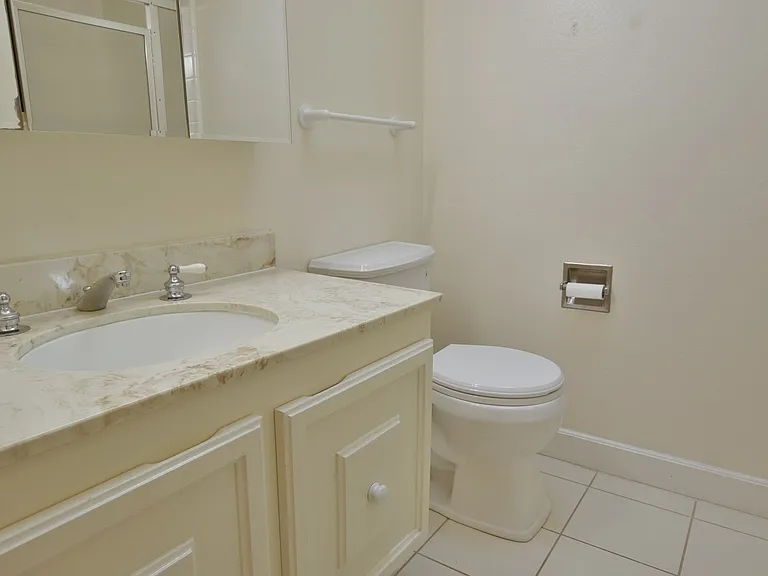 5493 Cribari Bnd — Photo 10