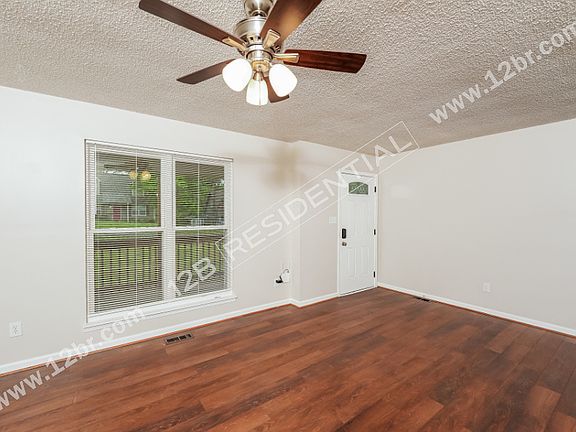 024-photo-living-room-12694730_05152023