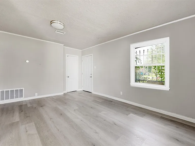 2088 Pope St — Photo 5