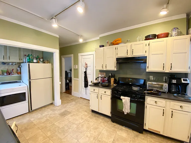 12 Oswald St #1 — Photo 3