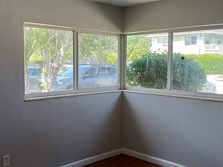 913 SW 15th Ter #1 — Photo 9