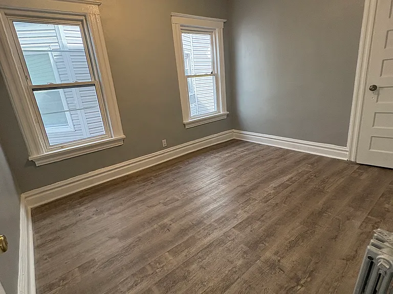 325 N Grove St #2 — Photo 2