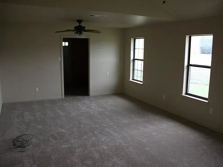 2622 Fieldstone Dr — Photo 4