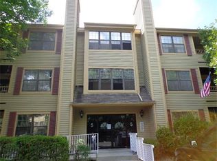 505 Chester Ct, Helmetta, NJ 08828