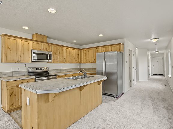 4th image of 5310 SE 136th Ave
