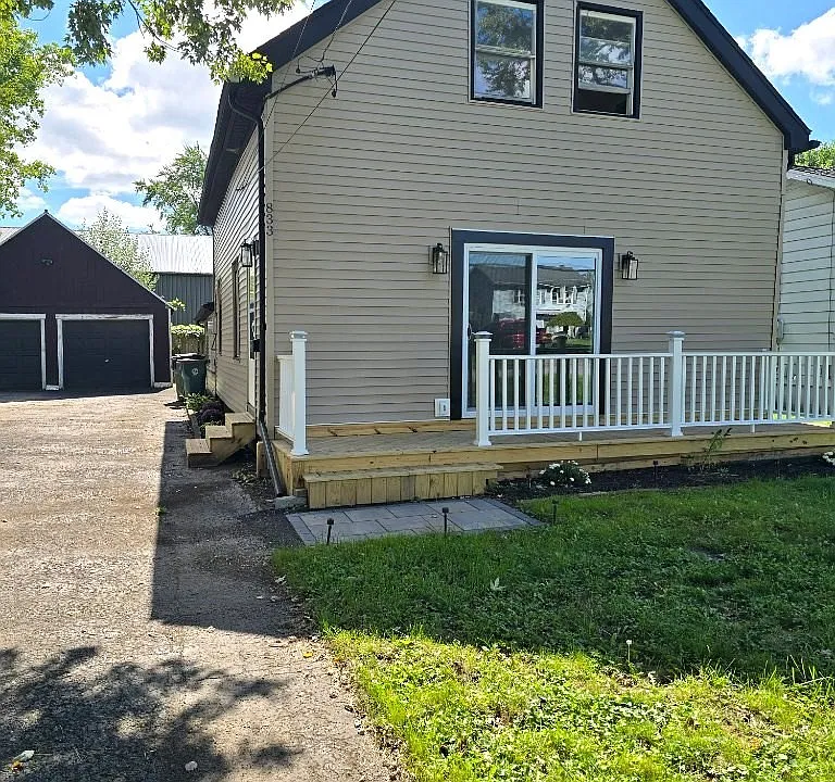 833 Revere Ave