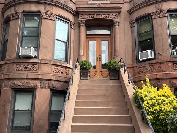 329 Senator Street image 1 of 12