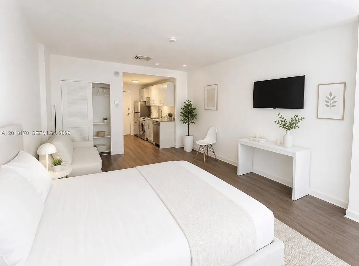 Harbour House — Photo 1