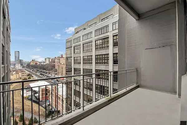 Rented by Compass | media 18