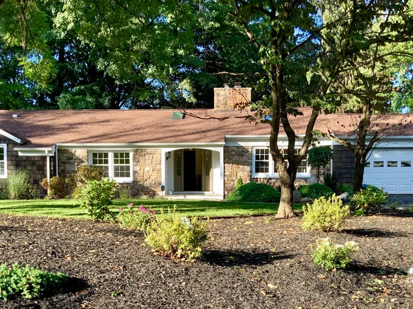 324 Chirlton Point, Montoursville, PA 17754