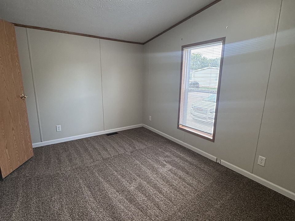 1st image of 17060 Brookhurst St #127