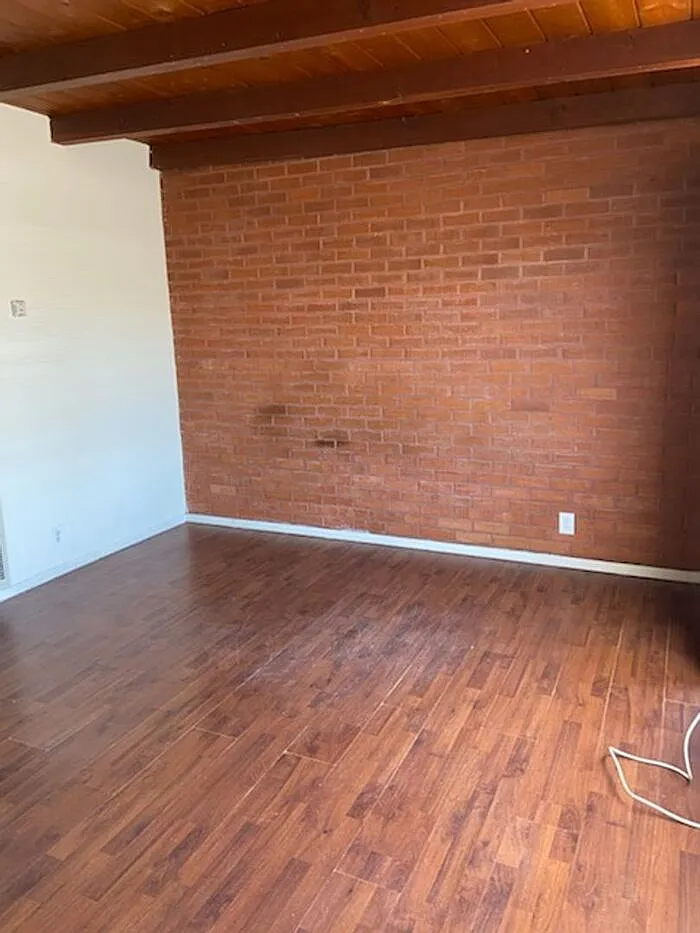 1 bed, 1.0 bath, $725 — Photo 2