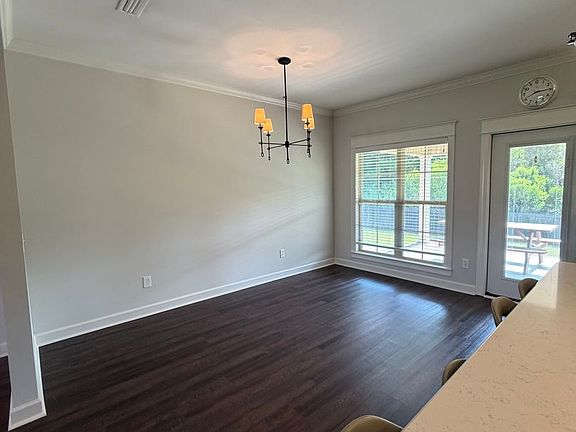 3rd image of 802 Legacy Dr