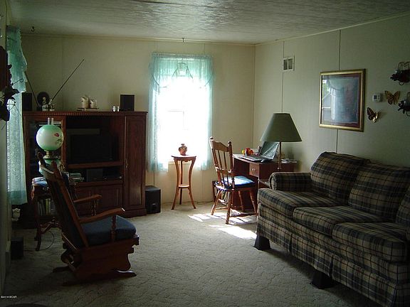 2nd image of 407 E Elm St