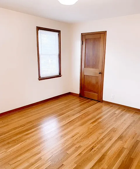 25 E Henderson Rd #B — Photo 12