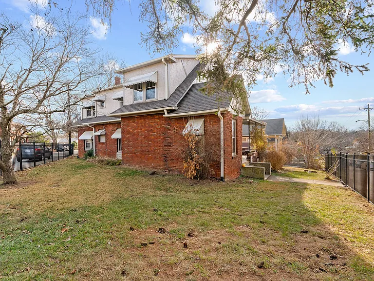 47 Monroe Pl #2 — Photo 12