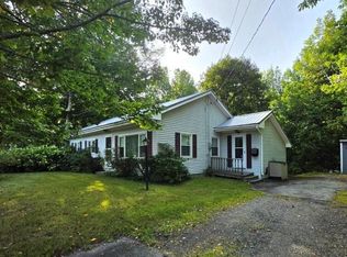 129 Enfield Rd, Lincoln, ME 04457