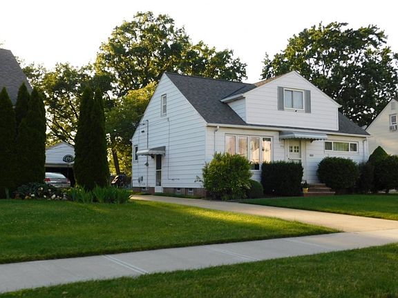3rd image of 256 Woodmere Dr