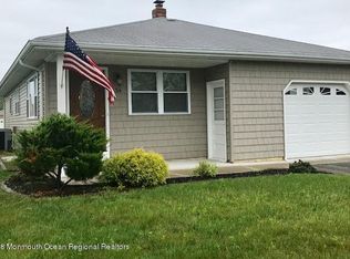 34 Saint Kitts Dr, Toms River, NJ 08757