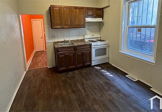 3rd image of 3336 N Smedley St