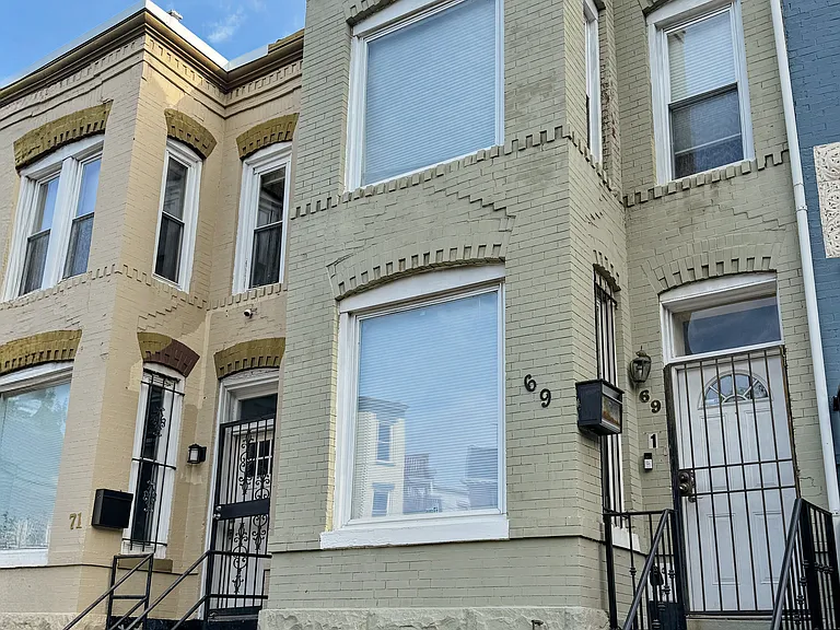 69 Florida Ave NW #1 — Photo 2