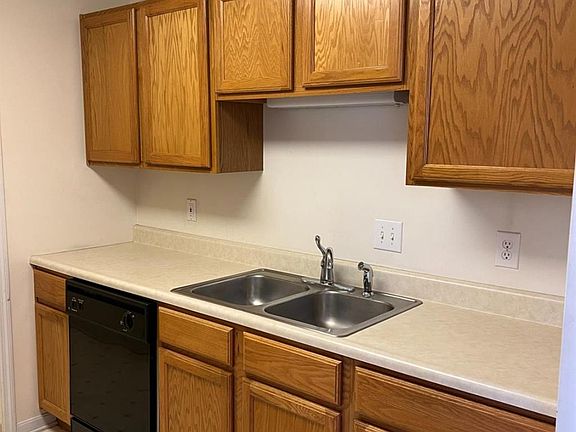 4th image of 7493 Somerset Dr