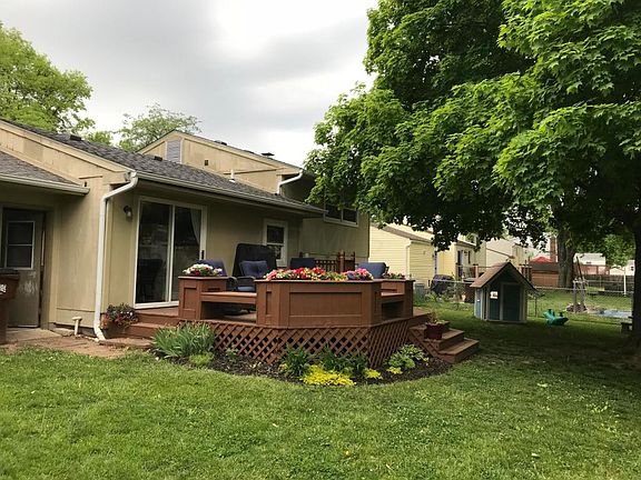 2nd image of 440 Skyline Ln