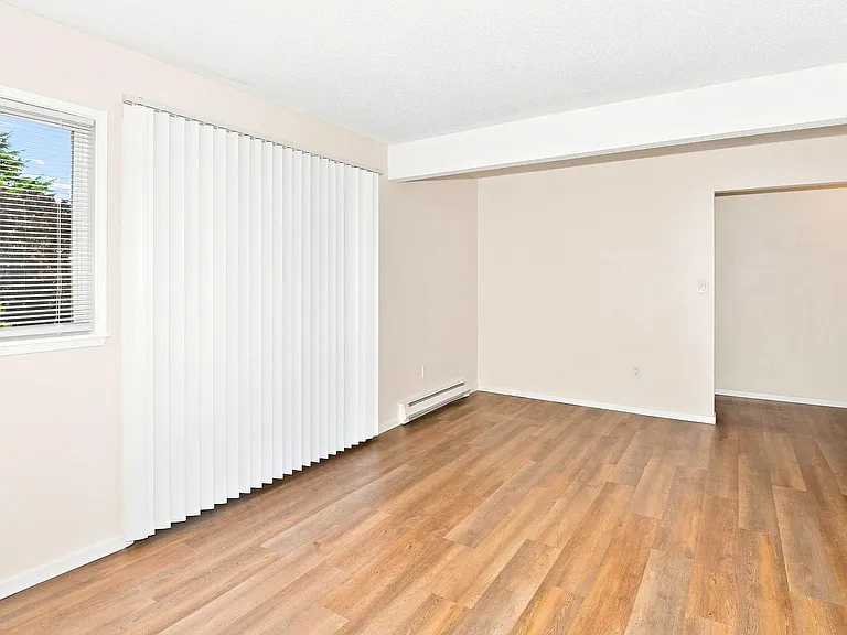 1002 N J St #7 — Photo 4